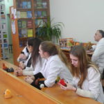 06 - 09 лютого 2018 р. у читальній залі наукової бібліотеки відбувся цикл майстер–класів з валяння із вовни.