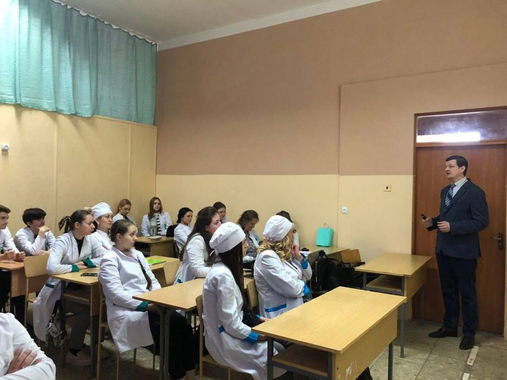 Національний фармацевтичний університет єднає