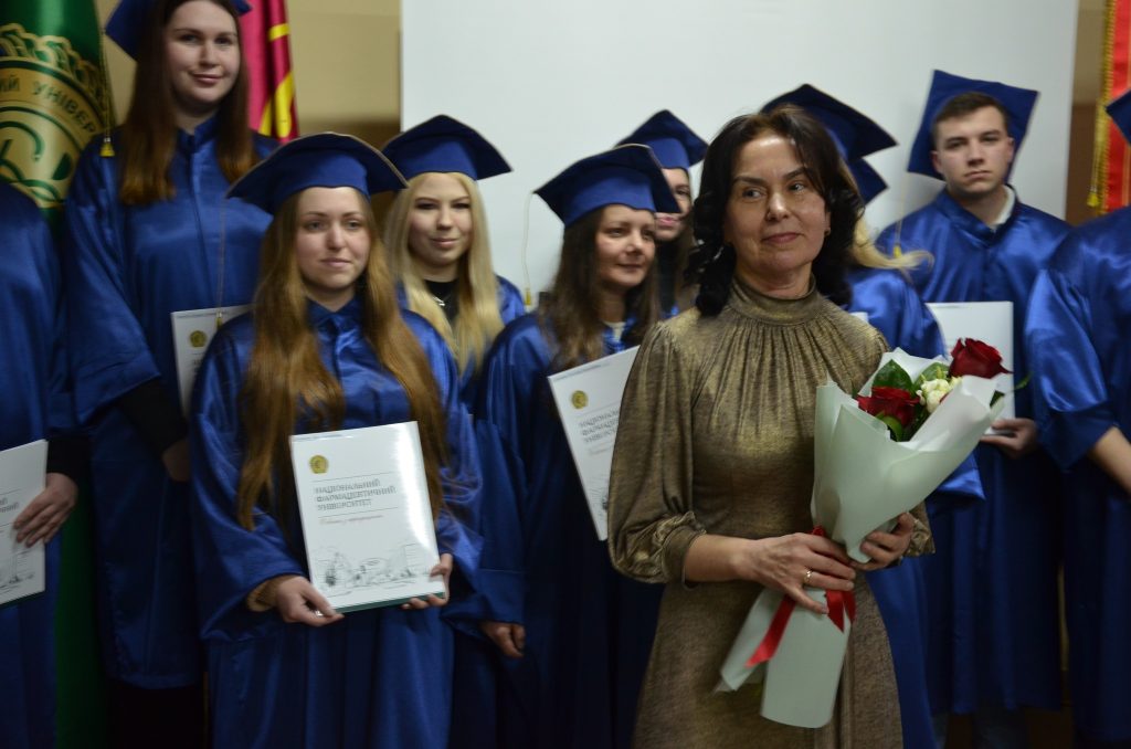 28 лютого 2025 року у Національному фармацевтичному університеті відбувся випуск магістрів та бакалаврів фармації