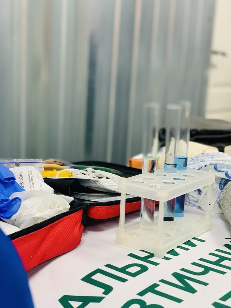 Майбутнє фармації розпочинається тут: Національний фармацевтичний університет відчинив двері для допитливих ентузіастів