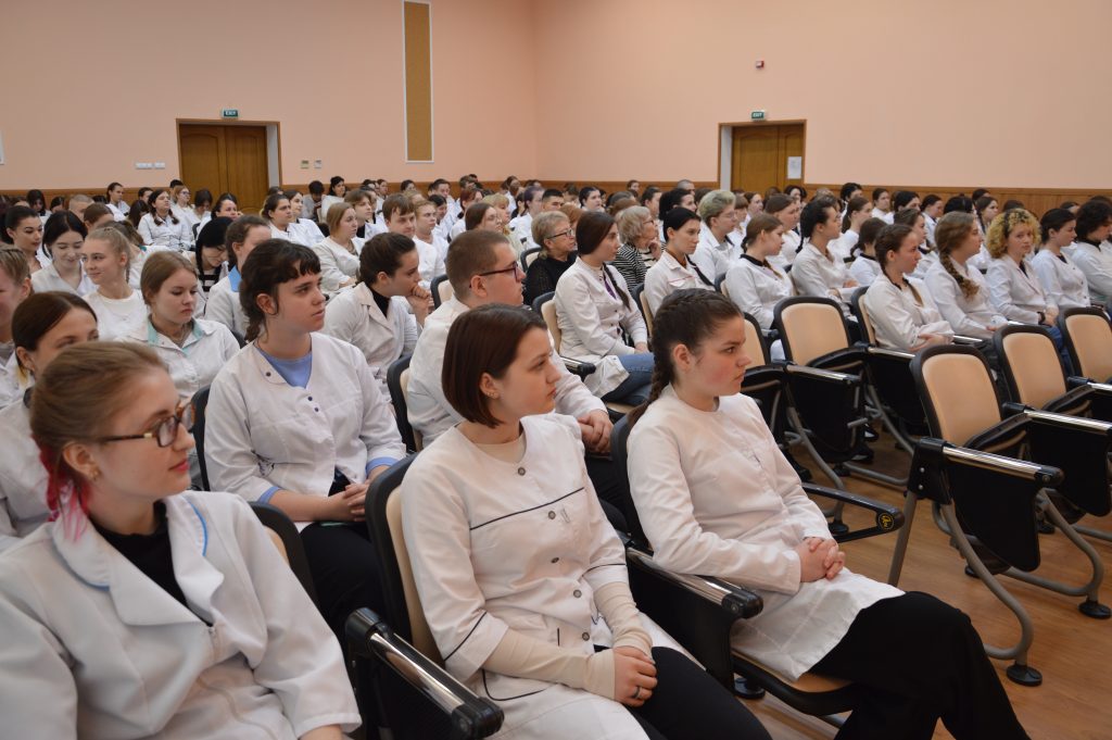 01 квітня 2025 року в Черкаській медичній академії було проведено профорієнтаційний захід з гостьовою лекцією від Національного фармацевтичного університету