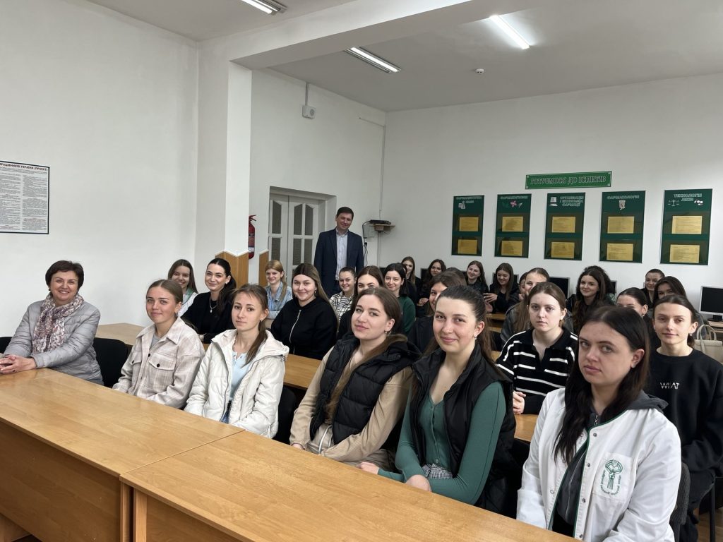 14 травня 2025 року відбулася профорієнтаційна лекція представника університету, професора Олександра Кухтенка у стінах Самбірського фахового медичного коледжу