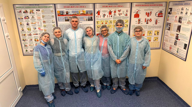 09 червня 2025 року відбулася екскурсія здобувачів вищої освіти Національного фармацевтичного університету в компанію «Farmak»